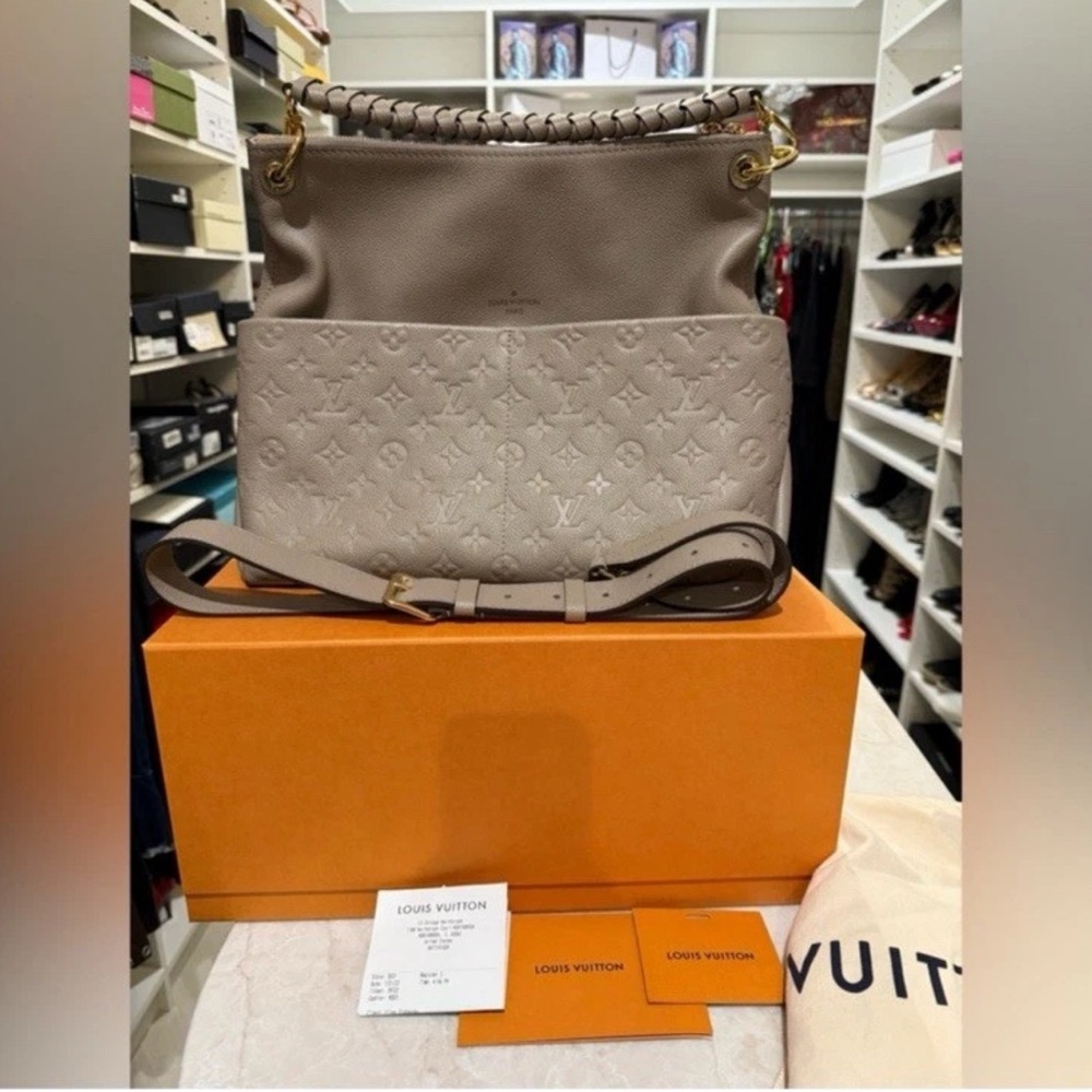 Louis Vuitton Beige Monogram Shoulder Bag - Picture 3 of 11